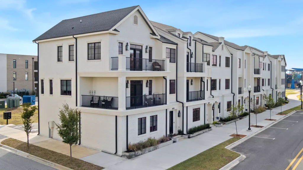 Pinnacle Brownstones - Outside