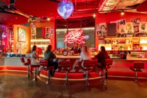 Loveless - Bar