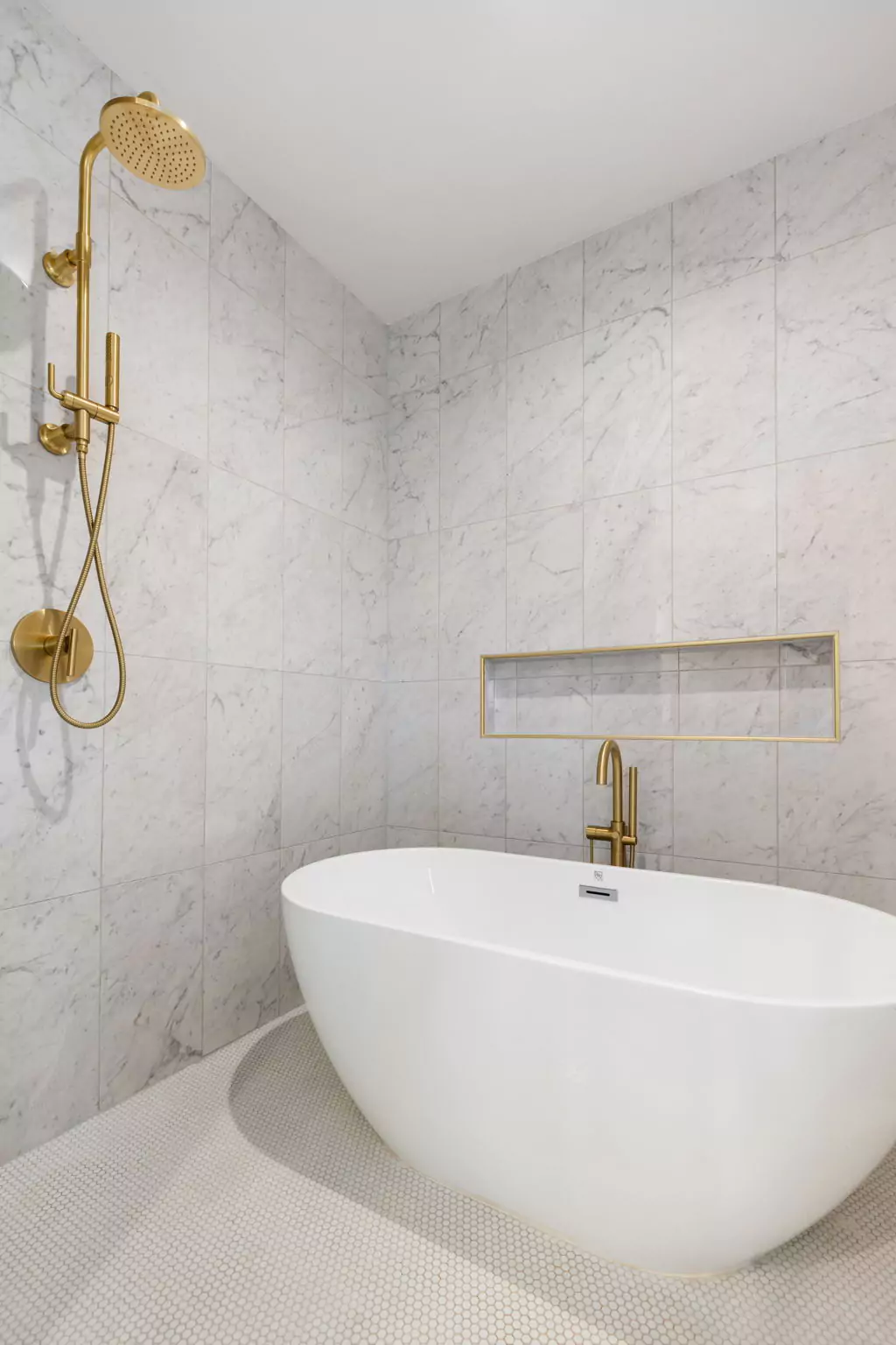 Pinnacle Brownstones - Bathroom